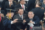 Presiden Joko Widodo saat hadir pada acara Dies Natalis ke-60 Institut Pertanian Bogor (IPB) di Bogor, Jawa Barat, Jumat (15/9/2023). (Foto ANTARA/Linna Susanti).