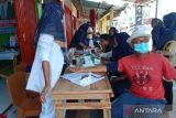Tokoh masyarakat Tanjung Raya Agam adakan pemeriksan kesehatan gratis bagi warga