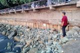 Camat Ampenan Mataram buatkan tanggul 