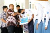 Ribuan siswa di Kabupaten Pati mendapatkan beasiswa prestasi transisi