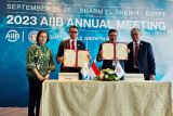 Di Sharm El-Sheikh, PLN Teken Kerja Sama Pendanaan Transisi Energi Bersama AIIB dan PT SMI