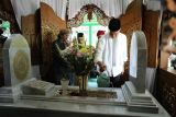 Ganjar Pranowo berziarah ke makam pendiri Ponpes Al-Quran Cijantung