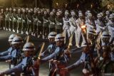 Pasukan mengikuti Upacara Parade Senja di Lapangan Bela Negara, Kementerian Pertahanan, Jakarta, Senin (9/10/2023). Upacara tersebut merupakan bagian dari rangkaian hari ulang tahun (HUT) ke-78 Tentara Nasional Indonesia (TNI). ANTARA FOTO/Aprillio Akbar/wsj.