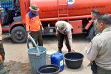 BPBD Padang salurkan air bersih untuk warga terdampak kekeringan