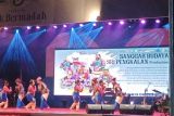 Kelompok Kesenian Indonesia dan Malaysia mengikuti Festival Siak Bermadah