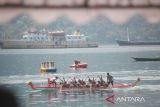 Opening turnamen terbuka nasional Perahu Naga di Teluk Tomori