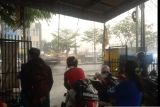 Hujan deras guyur Kota Palembang setelah dua bulan kering