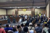 Gubernur nonaktif Papua Lukas Enembe divonis delapan tahun penjara