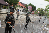 Penjagaan kantor KPU Kalteng