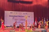 Tarian budaya asal Barsel raih runner up International Folk Dance Festival di India
