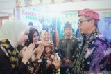 Komunitas Informasi Masyarakat Muba pamerkan kain gambo di Surabaya