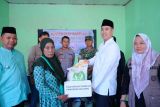 Bupati Pangkep salurkan bantuan beras kepada 228 KPM di Desa Gentung