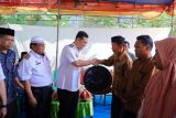 Bupati Pangkep serahkan bantuan 100 unit tandon air di Kelurahan Borimasunggu