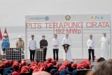 Presiden Jokowi meresmikan PLTS terapung terbesar di Asia Tenggara