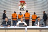 KPK menetapkan Kajari Bondowoso Puji Triasmoro tersangka korupsi