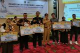 Dosen prodi DKV Itera raih penghargaan Balitbangda Lampung kategori peneliti