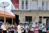 Mak Ganjar bagikan bibit pohon mangga gratis ke warga Solok