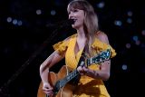 Taylor Swift bawakan lagu sendu usai kabar kematian penggemarnya