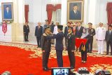 Presiden Jokowi melantik Jenderal Agus Subiyanto sebagai Panglima TNI