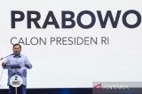 Calon Presiden nomor urut 2 Prabowo Subianto menyampaikan pidato saat Konsolidasi TKD Prabowo - Gibran Provinsi Jawa Barat di The House Convention Hall, Bandung, Jawa Barat, Sabtu (25/11/2023). Ketua Tim Kampanye Daerah (TKD) Prabowo - Gibran Jawa Barat Ridwan Kamil menargetkan pasangan Capres dan Cawapres nomor urut 2 Prabowo Subianto-Gibran Rakabuming Raka meraup suara minimal 60 persen di Jawa Barat. ANTARA FOTO/M Agung Rajasa/agr