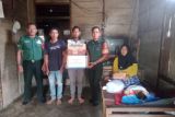 Kodim 0305 /Pasaman berikan bantuan sembako ke ibu yang melahirkan di tengah jalan