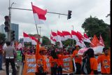 Polisi kawal aksi unjuk rasa buruh di Kota Palembang