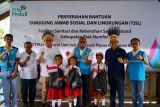 Dukung pengembangan wisata Papua, PLN salurkan bantuan sanitasi fasum di Pulau Sapomi