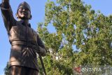 Taman Gor Kota Palu memiliki patung Soekarno