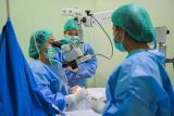 Bakti BCA gelar operasi katarak gratis bagi 125 pasien di Waingapu, NTT