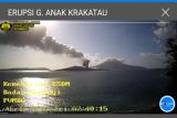 Gunung Anak Krakatau kembali erupsi dan melontkan abu vulkanik