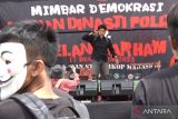 Mahasiswa menggelar mimbar demokrasi di Makassar suarakan isu kebangsaan