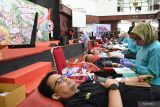 Semen Padang sumbangkan 400 kantong darah serta donasi bagi Palestina