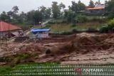 16 orang ditemukan meninggal akibat banjir bandang-longsor di Sumbar