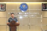 Kepala Badan Narkotika Nasional Provinsi (BNNP) Jawa Timur Brigjen Pol Drs. Mohamad Aris Purnomo menyampaikan pemaparan kinerja BNNP Jawa Timur sepanjang tahun 2023 di BNNP Jawa Timur, Surabaya, Jawa Timur, Jumat (22/12/2023). Sepanjang tahun 2023 BNNP Jawa Timur berhasil mengungkap kasus penyalahgunaan narkoba sebanyak 57 kasus dengan menangkap 61 tersangka serta menyita sejumlah barang bukti beberapa diantaranya ganja seberat 18,3 kilogram, sabu seberat 3,49 kilogram, pil ekstasi sebanyak 342 butir dan Carisoprodol sebanyak 6.800 butir. Antara Jatim/Didik Suhartono.