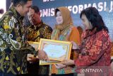 Pemkot Surakarta raih penghargaan dari KI Jateng