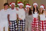 Victoria & David Beckham pamerkan foto keluarga untuk Natal tahun ini
