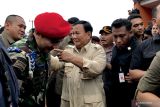 Prabowo rela ganti helikopter sampai tiga kali demi temui warga