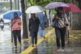 BMKG : Sejumlah provinsi berpotensi alami hujan disertai angin kencang