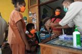 Pemkab Flotim berikan layanan kesehatan bagi warga terdampak erupsi