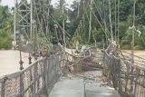 Dua jembatan penghubung antardesa di Riau ambruk akibat banjir