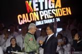 Pengamat menilai Anies dan Ganjar kompak serang Prabowo di debat ketiga
