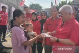 PDI Perjuangan Mataram gelar baksos berbagi ratusan telur dan vitamin