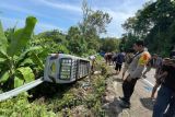 Rem blong, Mobil engkel terbalik di tanjakan Sajang Sembalun Lombok Timur