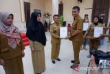 Pemkab Natuna beri bantuan seragam kepada Satlinmas