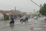 Hujan lebat berpotensi melanda sebagian kota besar Indonesia, termasuk Bandarlampung
