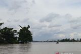 TNI bantu bangunkan jembatan beally di Prabumulih yang dihantam banjir