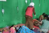 Puluhan warga Cibeber mendapat perawatan karena keracunan