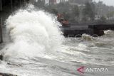 BMKG Makassar mengeluarkan peringatan gelombang tinggi hingga 25 Januari
