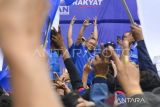 Ketum PAN Zulkifli Hasan kampanyekan pasangan Prabowo-Gibran di Makassar