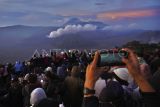 Turis minati wisata kawasan Gunung Bromo